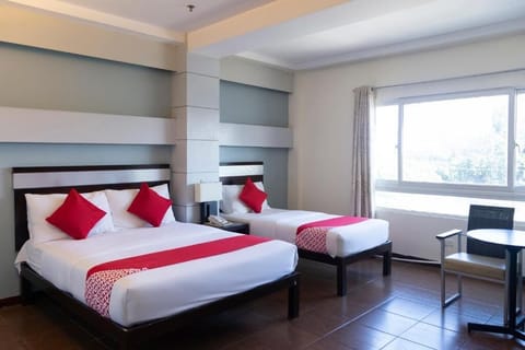 Deluxe Double or Twin Room | Desk, laptop workspace, free WiFi