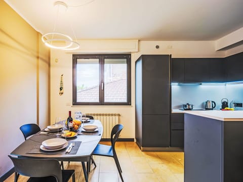 Table, Property, Furniture, Building, Cabinetry, Chair, Interior Design, Wood, Window