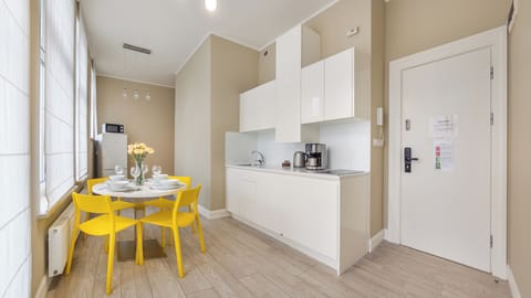 Apartment (2A) | Private kitchen | Fridge, microwave, stovetop, dishwasher