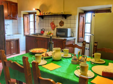Comfort House, 2 Bedrooms | Private kitchen | Fridge, oven, dishwasher, highchair