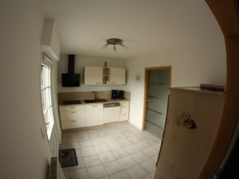 Comfort Apartment, 2 Bedrooms | Private kitchen | Fridge, microwave, oven, stovetop