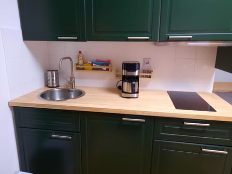 Elite Apartment, 1 Bedroom | Private kitchen | Fridge, coffee/tea maker