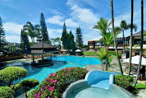 Poolside bar