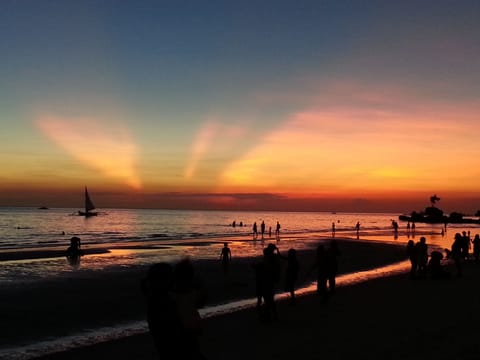 Beach nearby, white sand, 3 beach bars