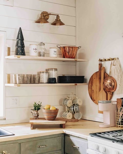 Cute kitchen essentials provided!