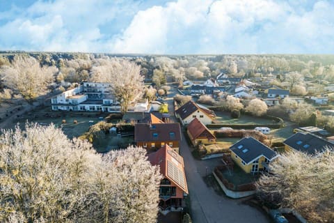 Immediate Surroundings [summer] (&lt;1 km)