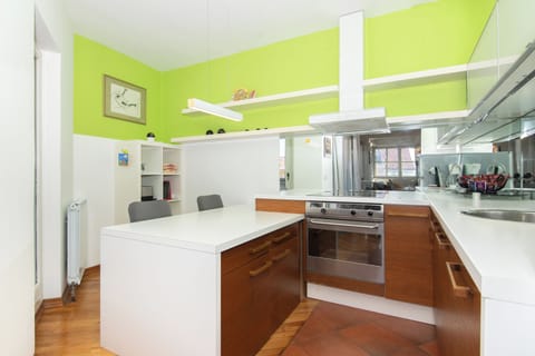 Comfort Penthouse, 2 Bedrooms, City View | Private kitchen