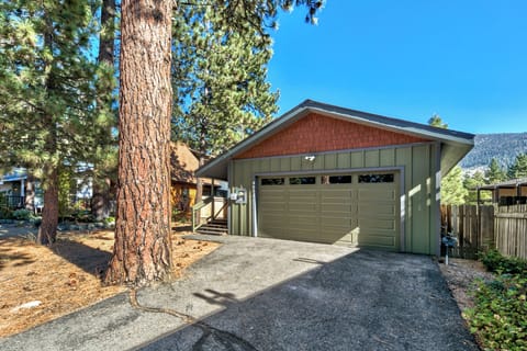Room for 2 cars in the garage and 2 in the driveway