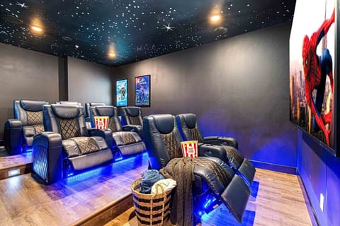 Private Theatre Rm|100` TV|Theatre Reclining Chairs!