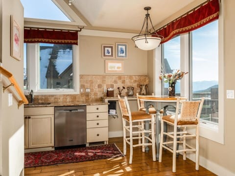 Indoors, Home Decor, Kitchen, Architecture, Building