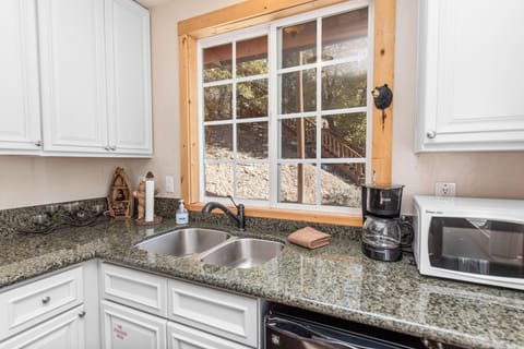 House, Multiple Beds, Patio, Mountain View | Private kitchen | Coffee/tea maker