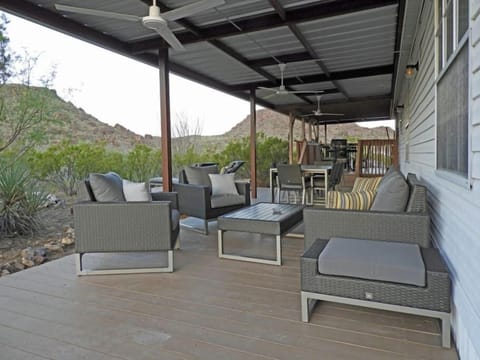 2 Lower Deck Seating DSCN1053.jpg