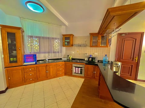 Family Apartment, Ocean View | Private kitchen