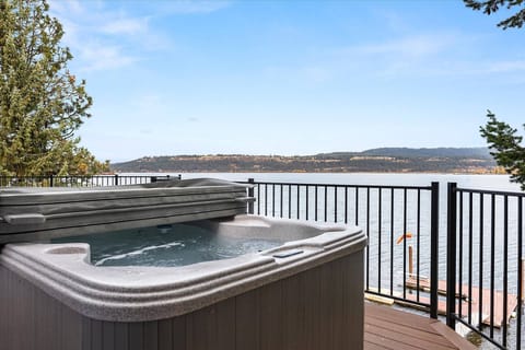 Hot tub on the main level deck