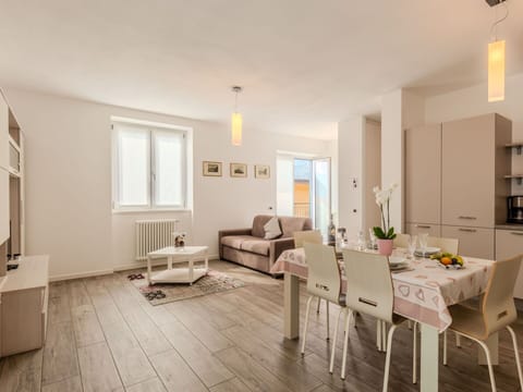 Furniture, Table, Couch, Picture Frame, Window, Houseplant, Architecture, Living Room, Interior Design, Wood