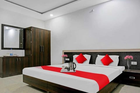 Basic Triple Room | Free WiFi, bed sheets