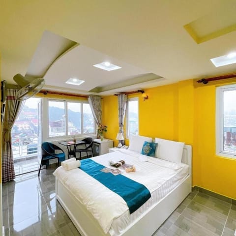 Comfort Double Room, Balcony, Mountain View | Minibar, desk, soundproofing, iron/ironing board