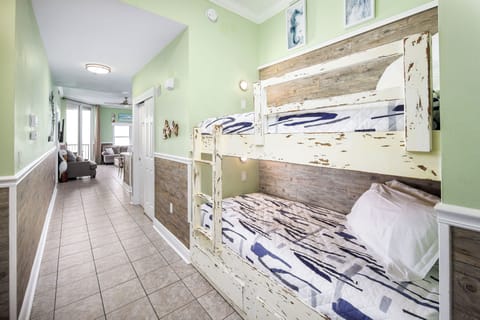 Hallway Bunks - Waters Edge Resort Unit 604 Okaloosa Island Fort Walton Beach Vacation Rentals by Sunset Resort Rentals