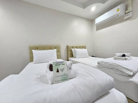 Standard Twin Room | Free WiFi