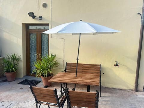 Apartment | Outdoor dining