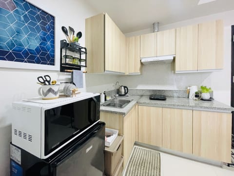 Classic Studio, Non Smoking, Balcony | Private kitchenette | Fridge, microwave, stovetop, electric kettle