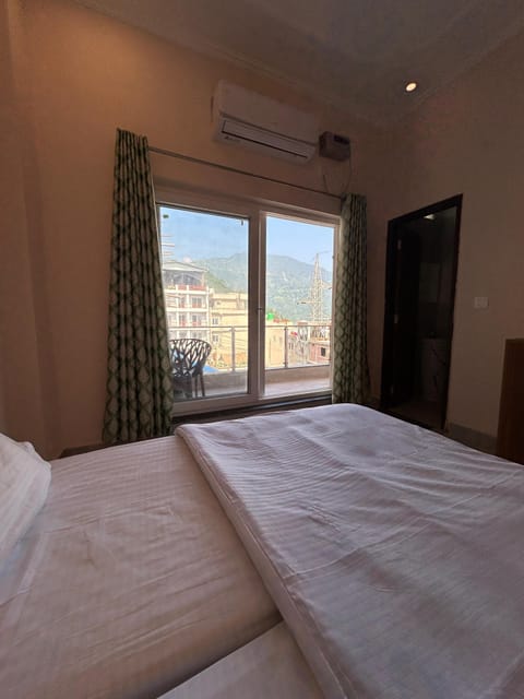 Deluxe Double Room | Free WiFi