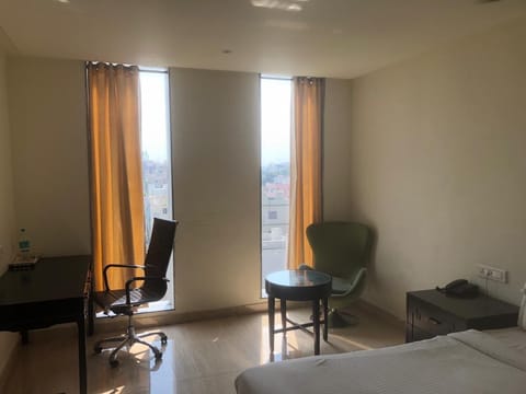 Deluxe Room, City View