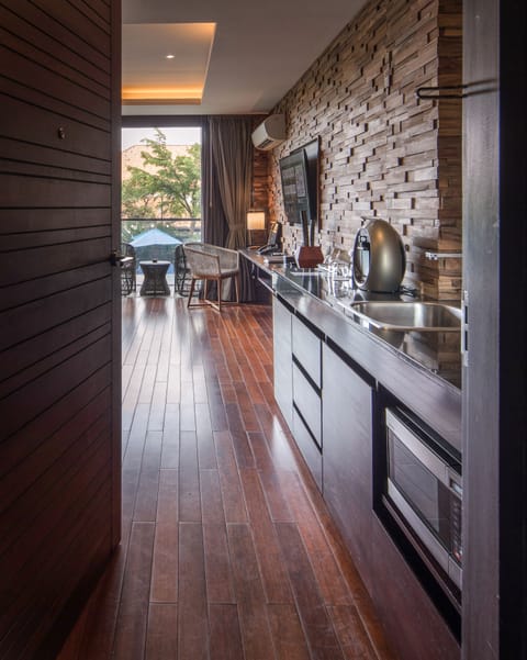 Suite | Private kitchen | Electric kettle