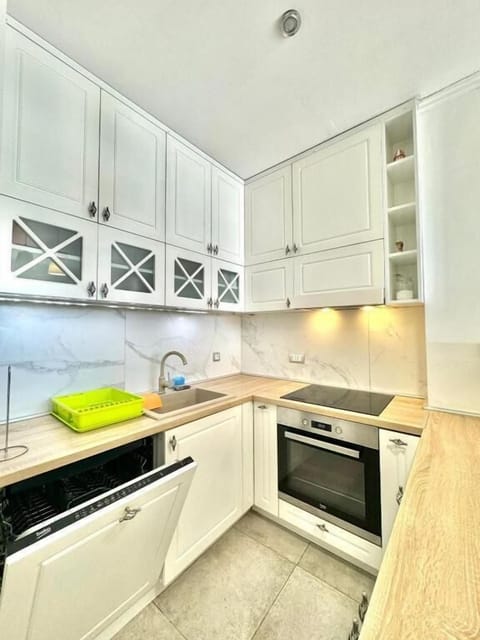 Standard Apartment | Private kitchen | Fridge, oven, stovetop, dishwasher