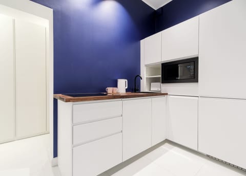 Apartment | Private kitchenette | Electric kettle