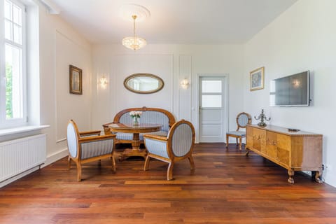 Apartment, Balcony | Living room | Flat-screen TV