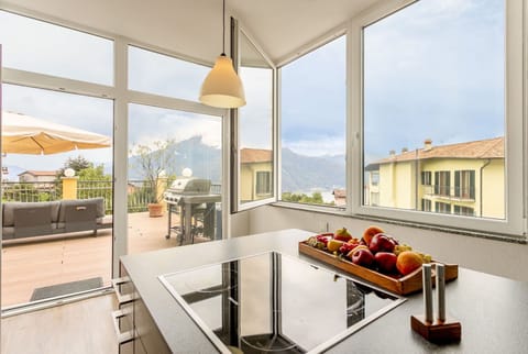 Balcony / Terrace / Patio, Dining Room, Kitchen, Living Room, Scenic View