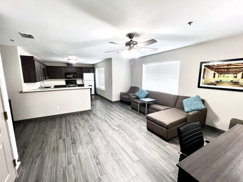 Apartment, Multiple Beds, Non Smoking | Living area | Flat-screen TV