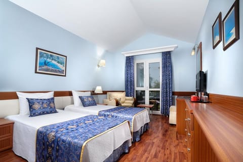 Double or Twin Room | Free minibar, in-room safe, free WiFi, bed sheets