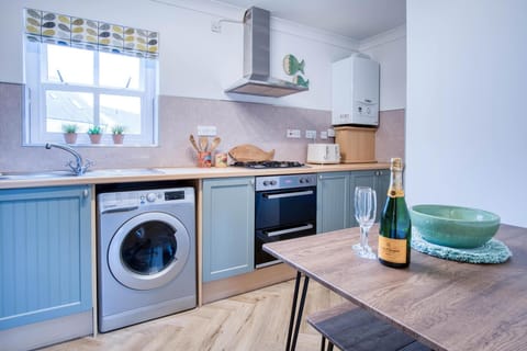 Kilmore House - 2 Bedroom Apartment - Tenby (24030)