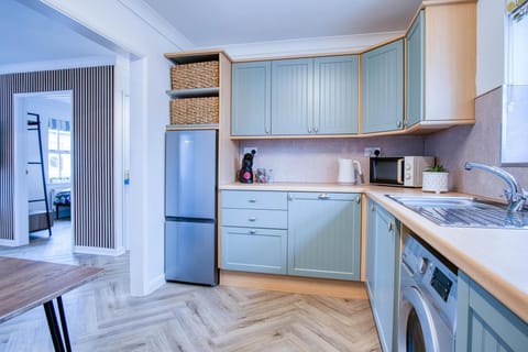 Kilmore House - 2 Bedroom Apartment - Tenby (24032)