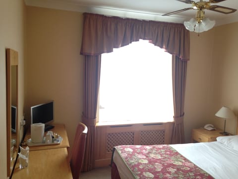 Double Room | In-room safe, blackout drapes, free WiFi, bed sheets