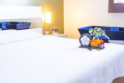 Senior Double Room | Minibar, in-room safe, free WiFi, bed sheets