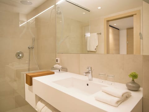 Superior Double Room, Balcony | Bathroom | Eco-friendly toiletries, hair dryer, bathrobes, slippers