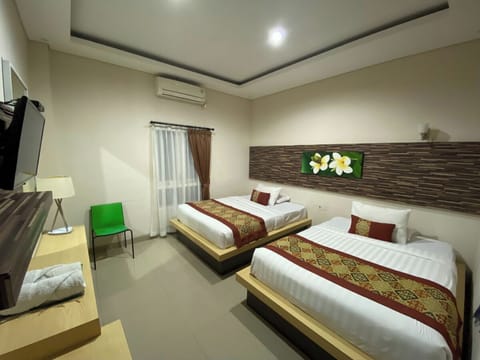 Standard Twin Room | Desk, free WiFi