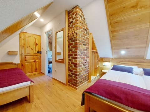 Triple Roof room | In-room safe, desk, free WiFi, bed sheets