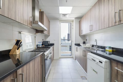 Executive Apartment, 3 Bedrooms, Balcony, City View | Private kitchen | Microwave, stovetop, cookware/dishes/utensils