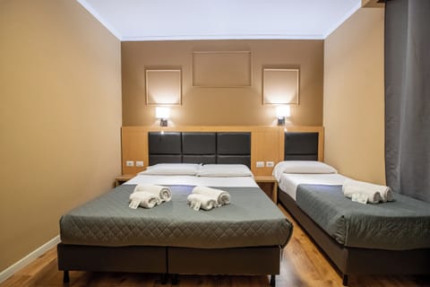 Standard Triple Room | Desk, free WiFi