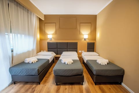 Standard Triple Room | Desk, free WiFi