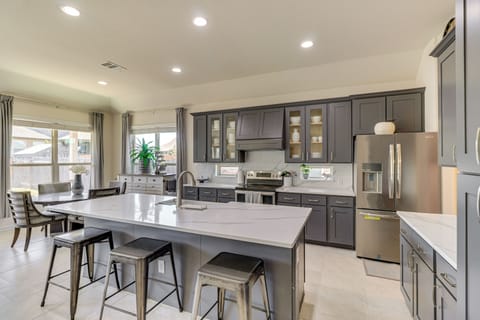 House (4 Bedrooms) | Interior