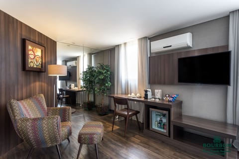 Junior Suite | Minibar, in-room safe, soundproofing, free WiFi