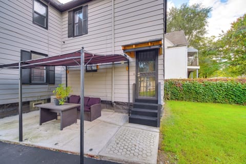 Covered Patio | Seating