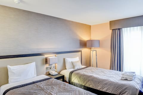 Desk, soundproofing, iron/ironing board, bed sheets