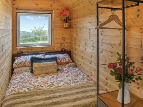 Double bedroom | Machlud Haul - Blaenplwyf Shire Pods, Lampeter Cambrian mountains