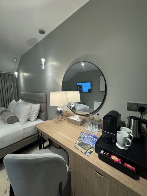 Deluxe Double Room, City View | Laptop workspace, iron/ironing board, free WiFi